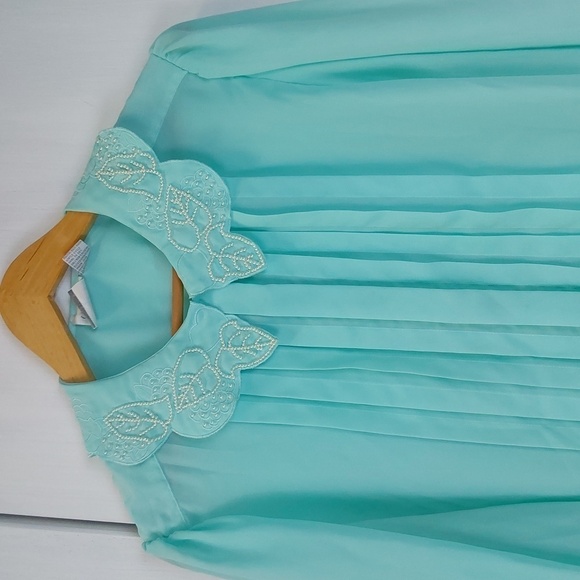 Sellecca Vintage Lite Blue Chiffon Pleated Pearl Embroidered Collar Blouse Sz.16 - Picture 2 of 8